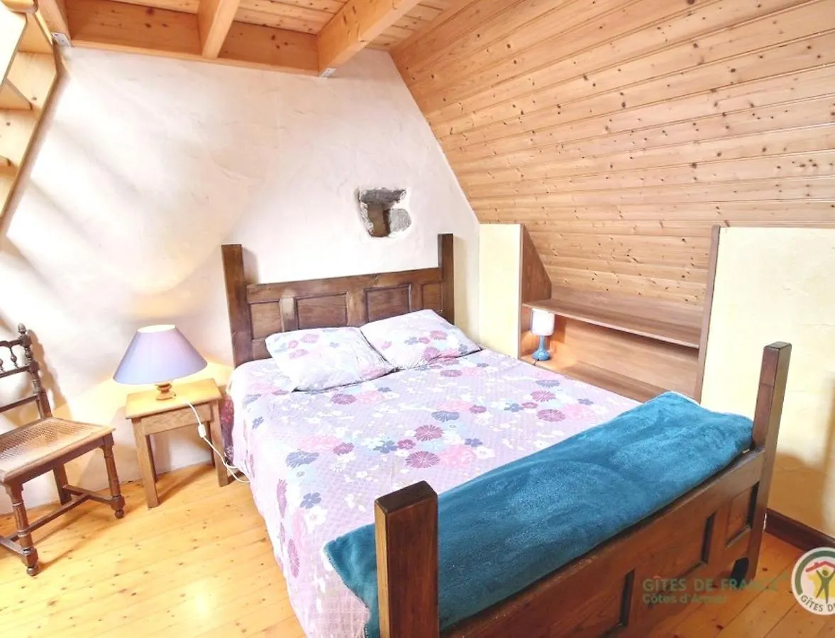 Maison Charmante A Tredrez-Locquemeau Avec Jardin Et Terrasse Prázdninový dům