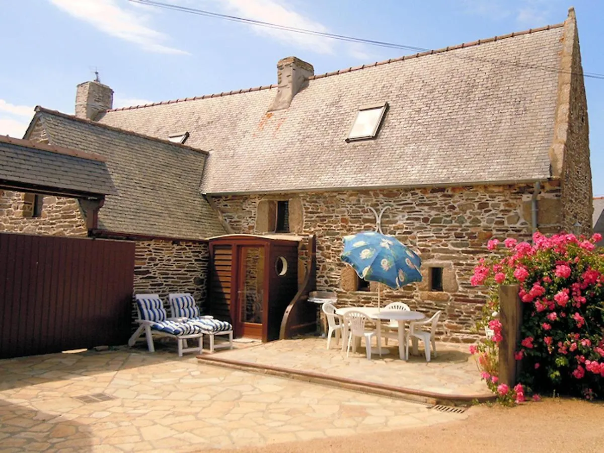 Maison Charmante A Tredrez-Locquemeau Avec Jardin Et Terrasse