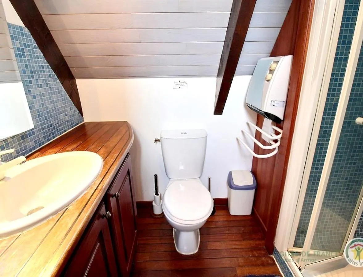 Holiday home Maison Charmante A Tredrez-Locquemeau Avec Jardin Et Terrasse